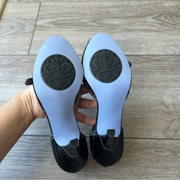 Bobbi Blu Strappy Shiny Leather Peep Toe Pumps - Picture 12 of 15